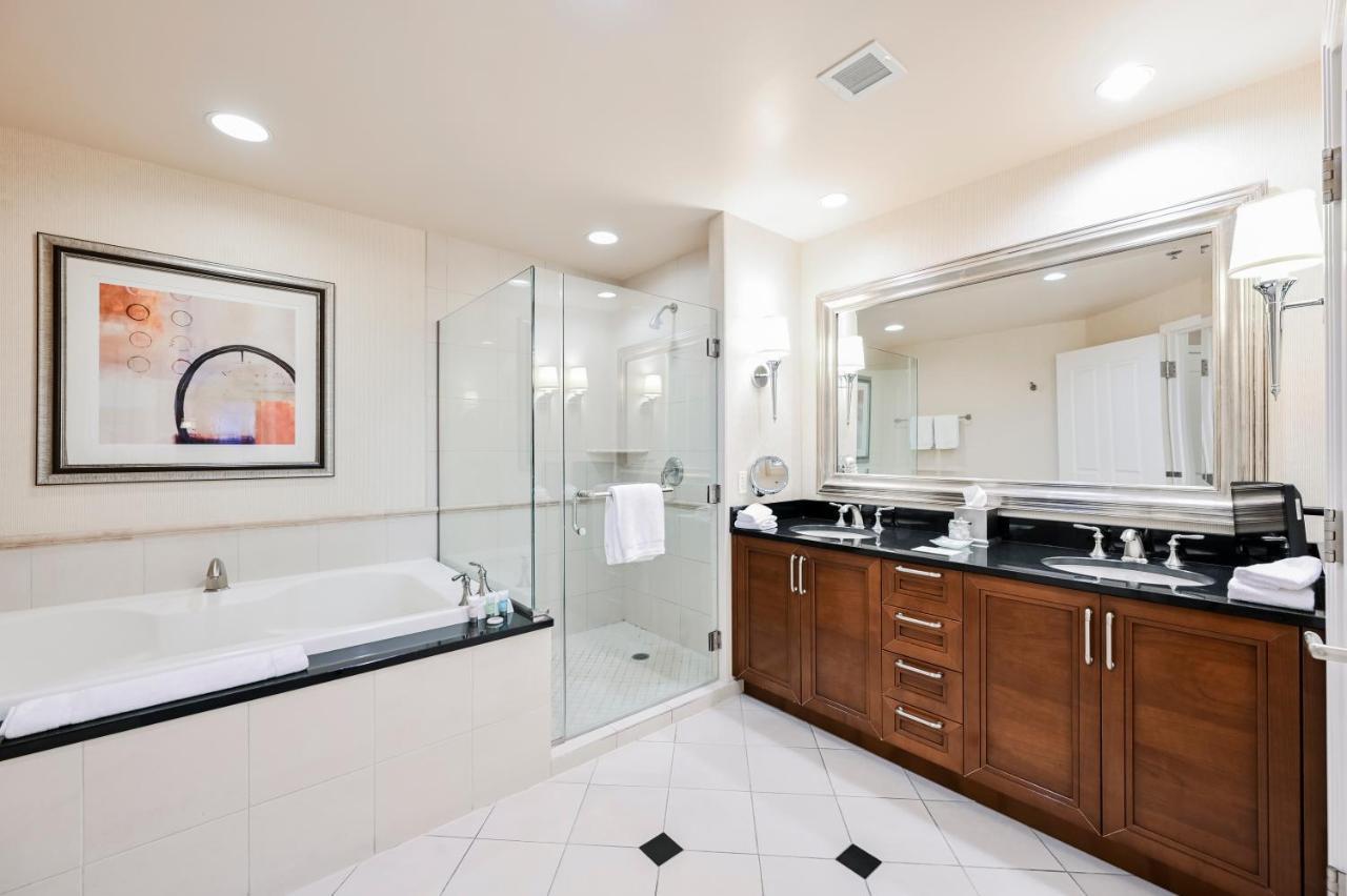 Penthouse Suite With Strip View At The Signature At Mgm Grand Las Vegas Bagian luar foto