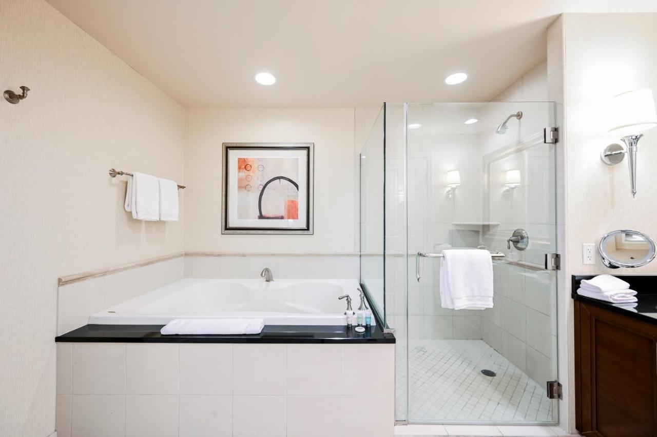 Penthouse Suite With Strip View At The Signature At Mgm Grand Las Vegas Bagian luar foto