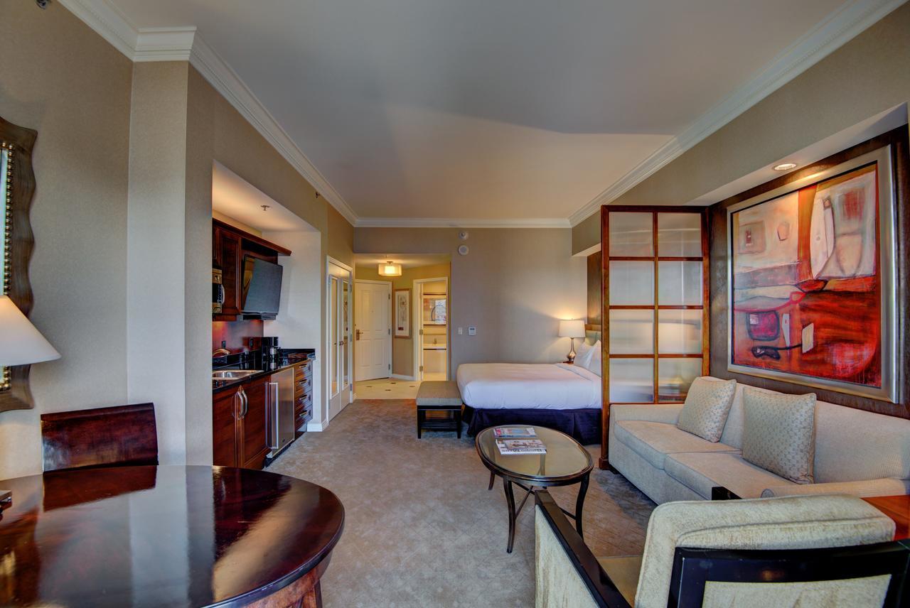 Penthouse Suite With Strip View At The Signature At Mgm Grand Las Vegas Bagian luar foto