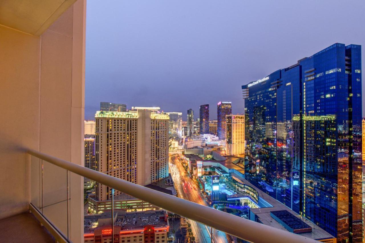 Penthouse Suite With Strip View At The Signature At Mgm Grand Las Vegas Bagian luar foto